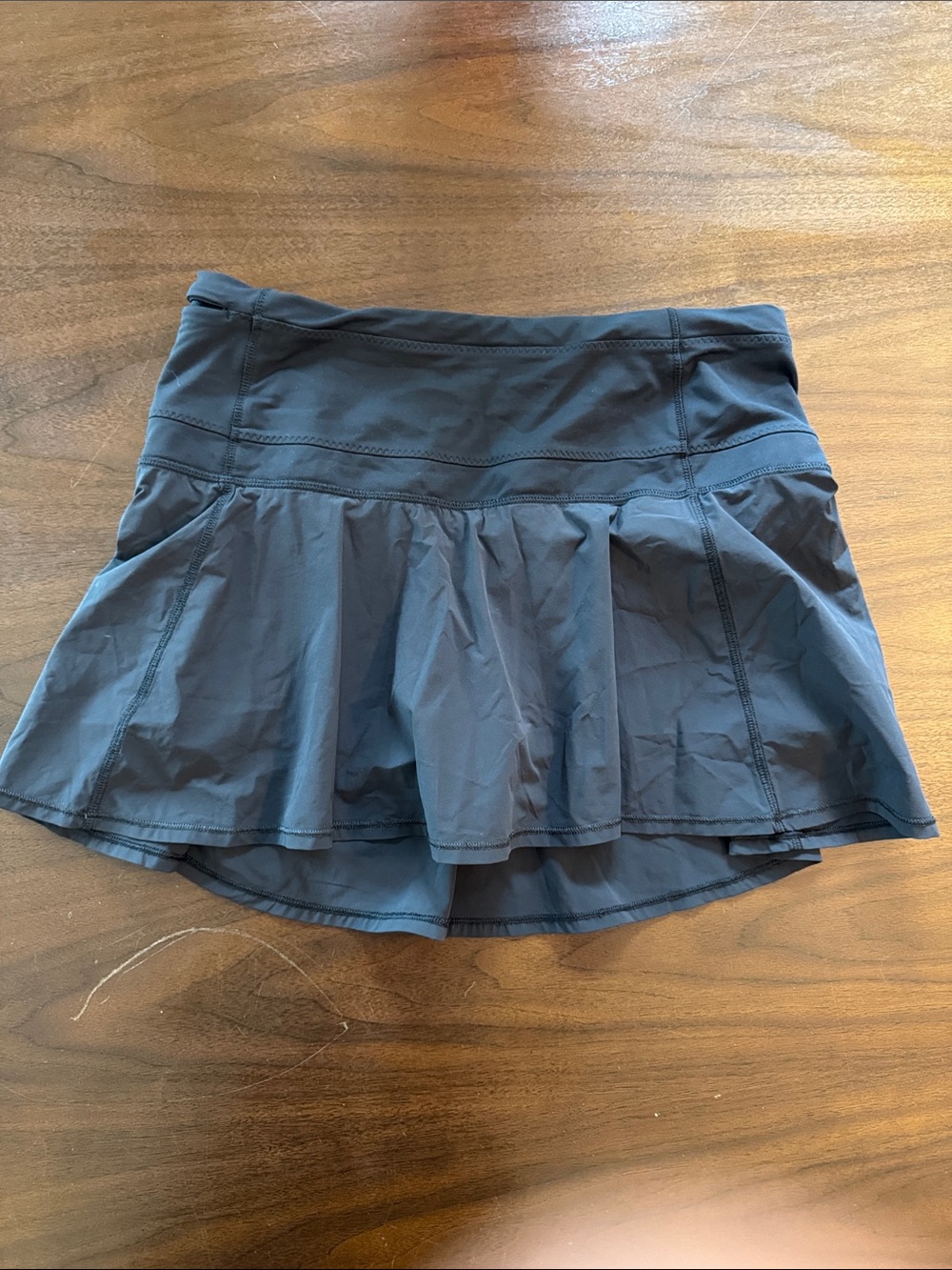 Lululemon black tennis skirt, size 8